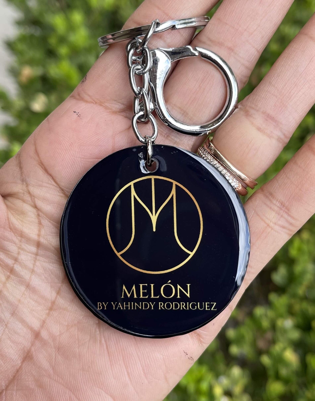 NFC Custom Keychain Resin Tap Keychain with your own Logo or Social media