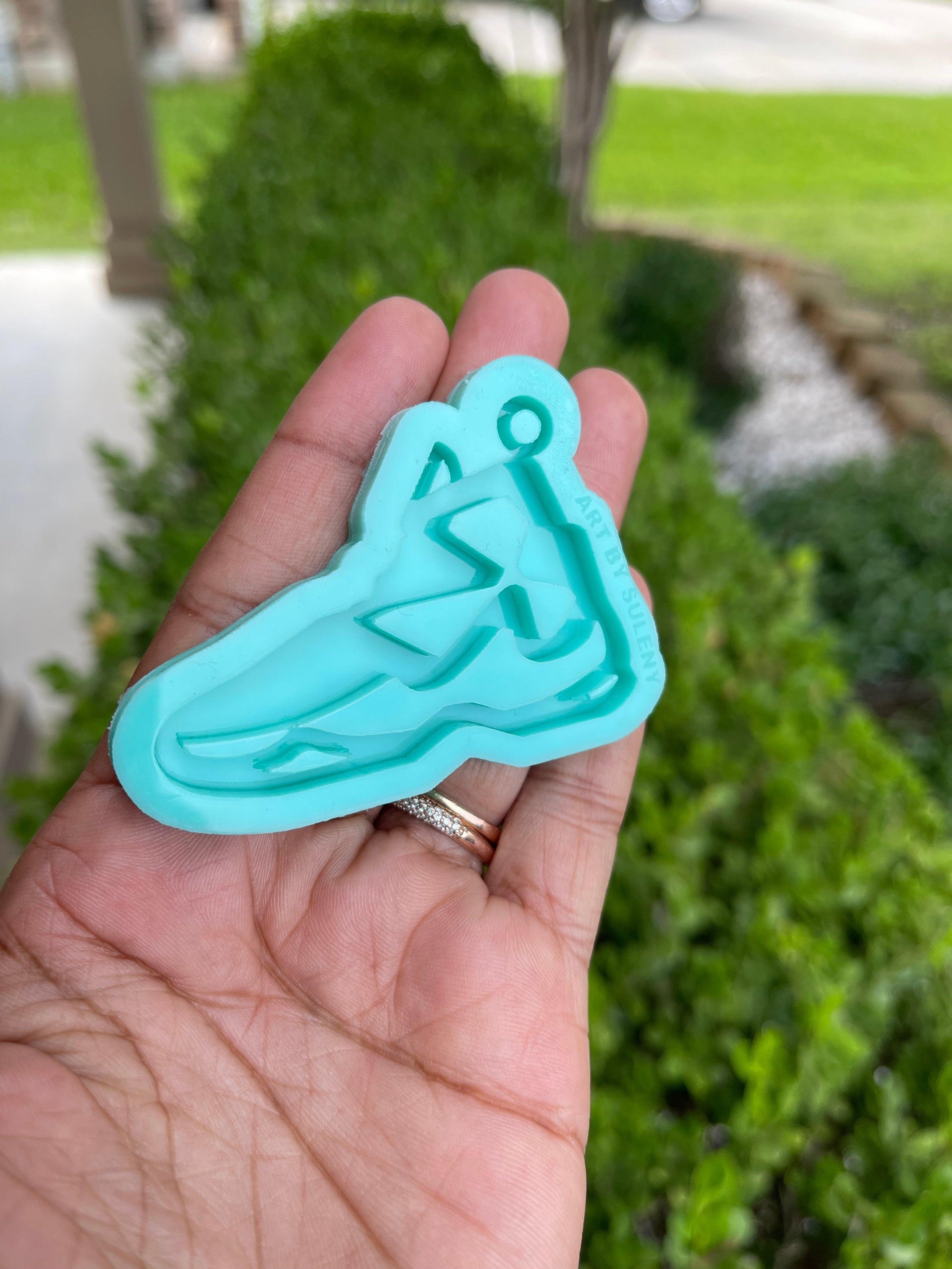 Shoes Keychain Mold - Sport Mold for Resin - Basketball Shoes Mold - NBA Shoes Mold - Keychain mold - Silicone Mold for Epoxy Resin - Art By Suleny Craft Store LLC