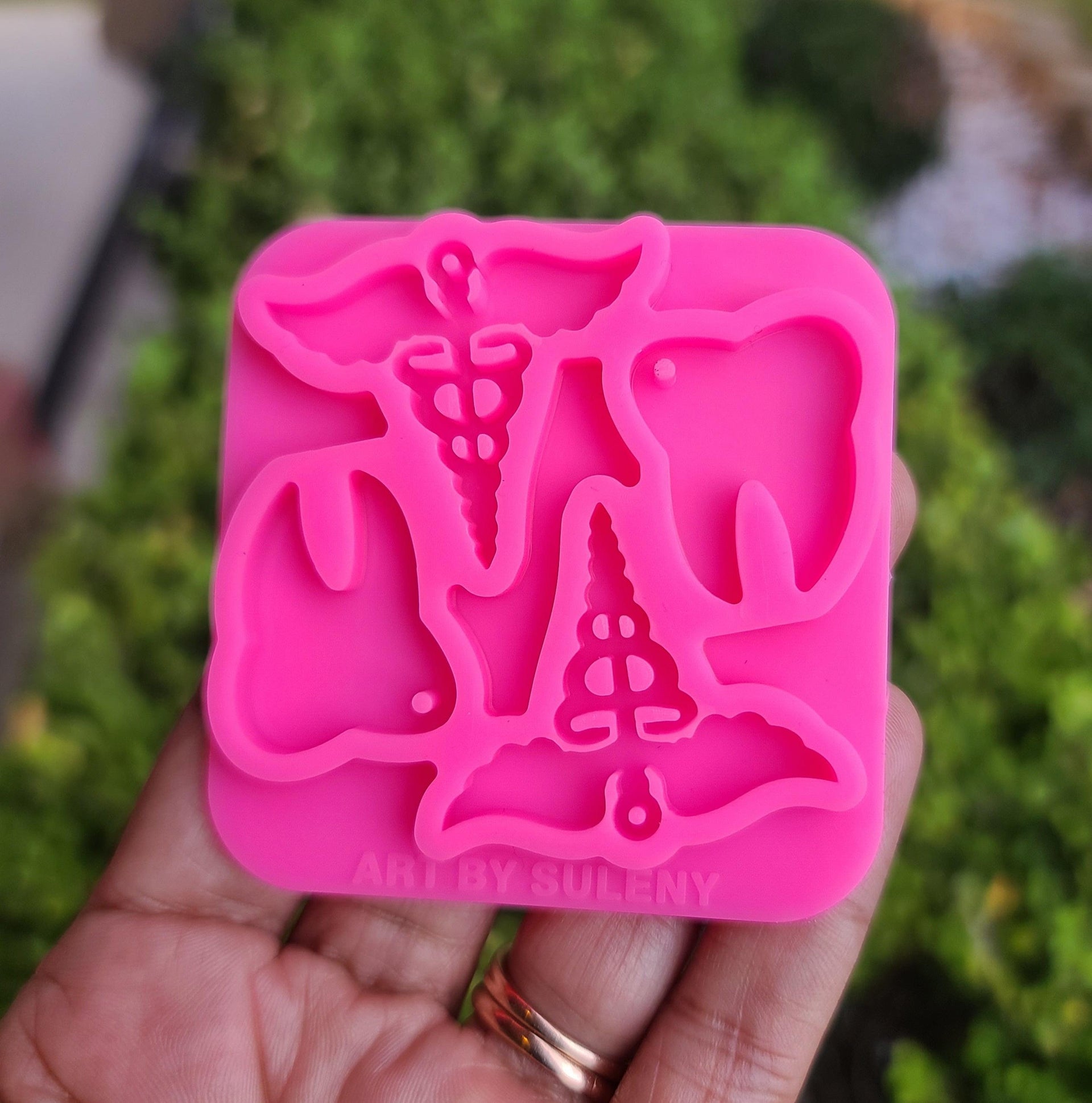 Tooth Silicone Mold - Molar Mold - Medicina Symbol Mold for Earrings - Mold for Resin - Jewelry - Dentist Silicone Mold - Art By Suleny Craft Store LLC
