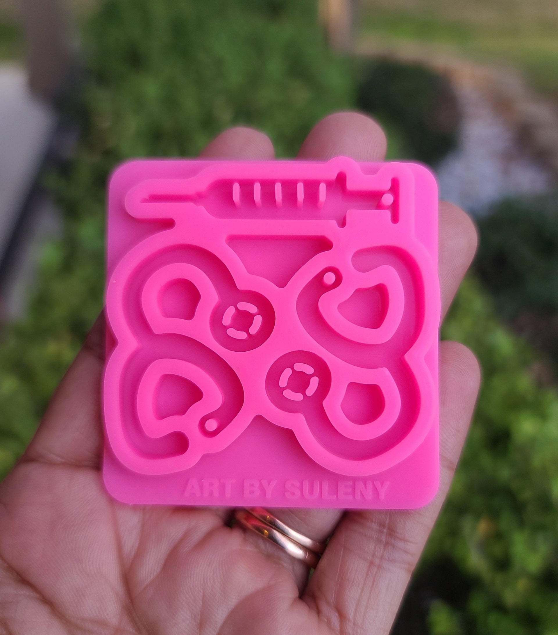 Stethoscope Silicone Mold - Syringe Resin Mold for Earrings - Silicone Mold for Epoxy Resin - Jewelry making mold - Mold for Keychain - Resin Mold - Art By Suleny Craft Store LLC