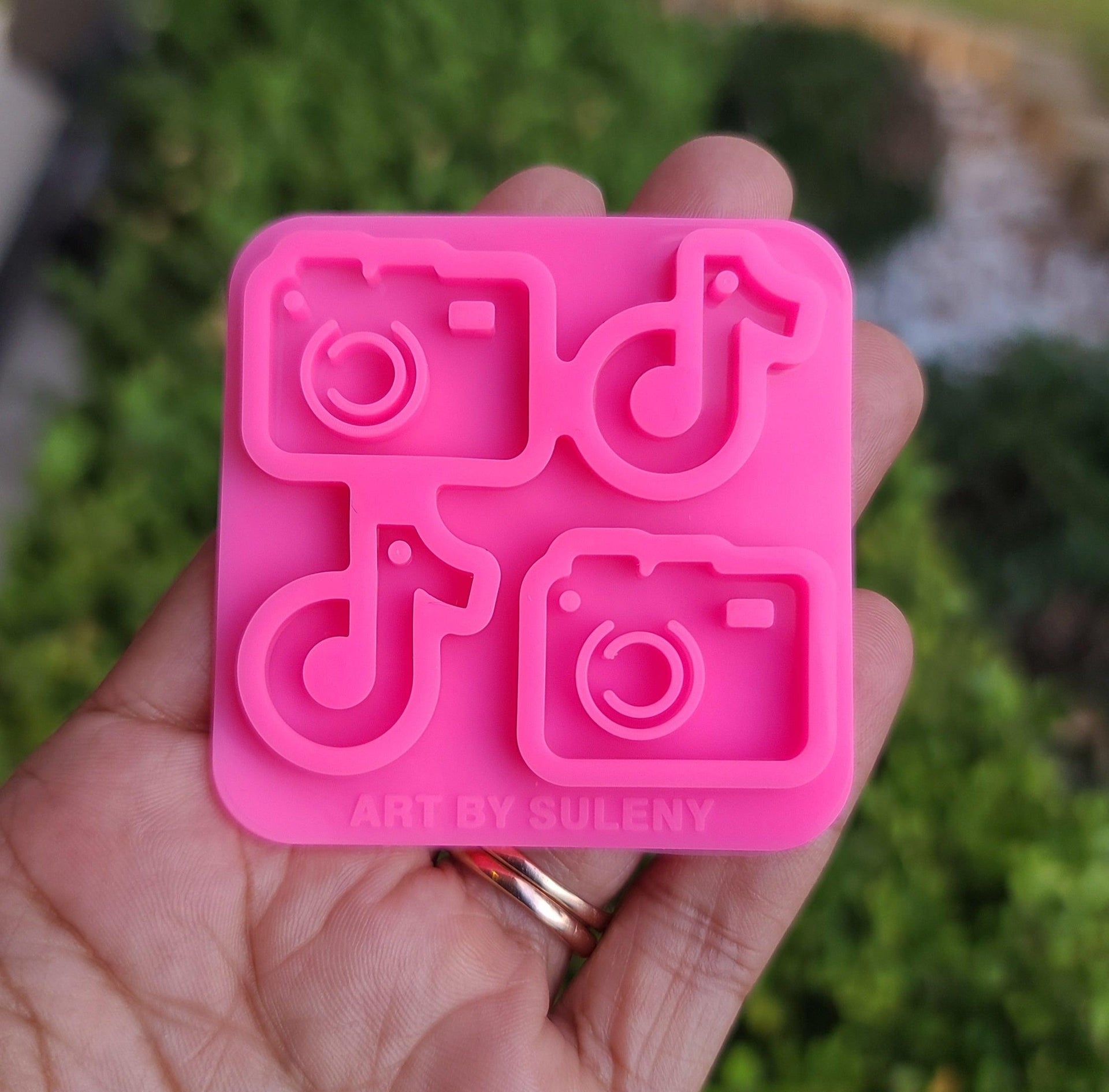 Silicone Molds - TikTok Silicone Mold - Molds for Earrings - Camera Silicone Mold - Art By Suleny Craft Store LLC